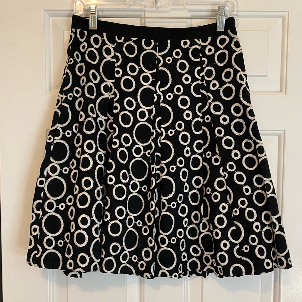 Ann Taylor pleated black and white circle skirt